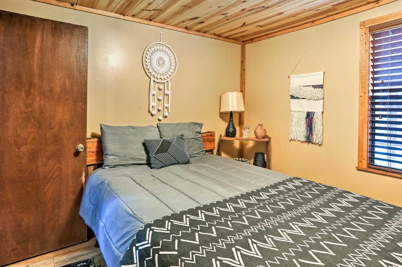Rustic Cabin With Hot Tub Near Broken Bow Lake! Exterior photo