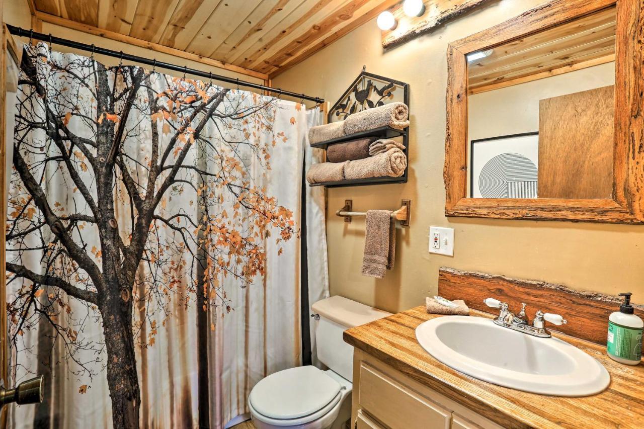 Rustic Cabin With Hot Tub Near Broken Bow Lake! Exterior photo